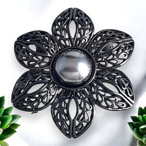 Boutique Pin BroochSimulated Black Pearl Hematite Tone Floral Design 8L